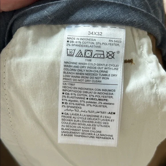 ❤️NWOT Old Navy Ultimate Skinny Khaki Pants (size 34 X 32) - Picture 9 of 9